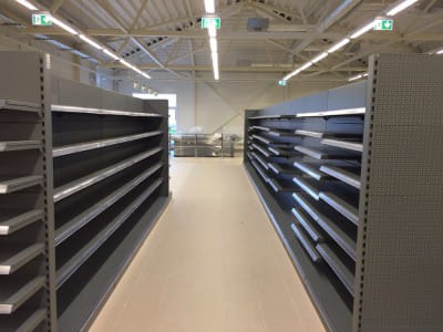 Installation av butikshyllor - VVN.LV