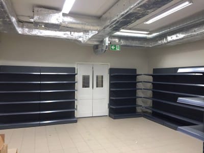 Leverans av ny butiksutrustning - butikshyllor - Toppbutik, Viesturu prospekts 3